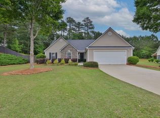 404 Rockingham Ct, Loganville, GA 30052