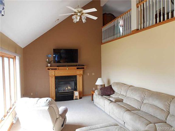 4th image of 23 Garnet Dr