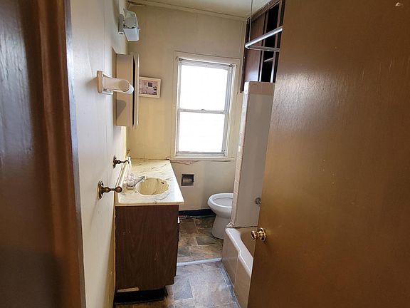 2nd image of 1361 Whitney Ave
