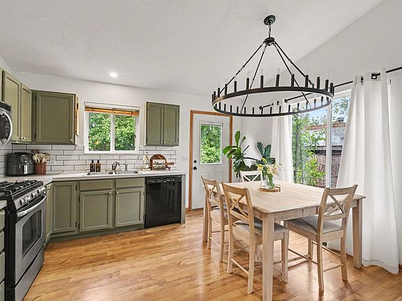 2nd image of 3053 Burritt St NW
