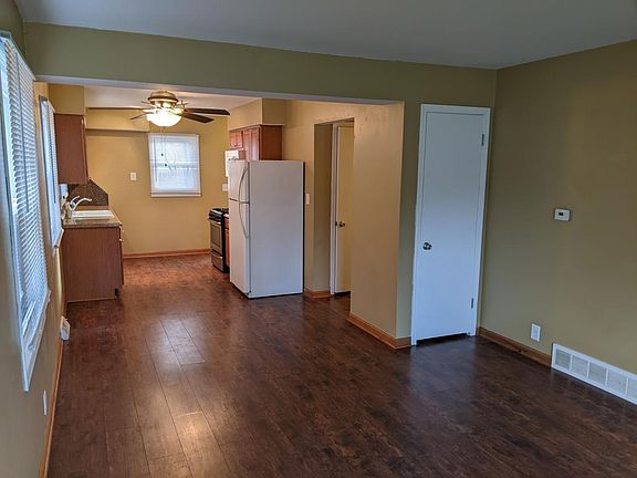 4th image of 1034 48th St SE