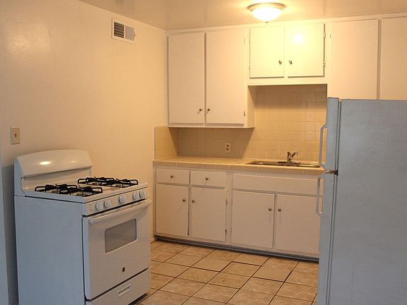 4th image of 2625 Miria Dr
