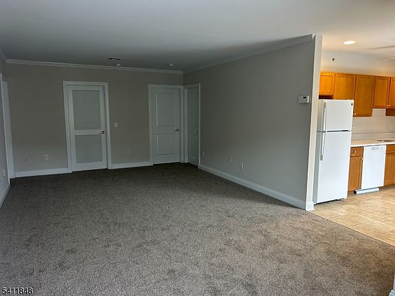 3rd image of 31 Wilshire Ter