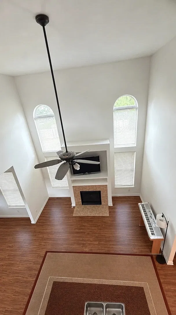 4 bed, 2.5 bath, 3500 sqft, $3,290 — Photo 1