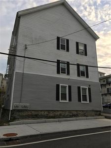 72 Railroad St, Lincoln, RI, 02838