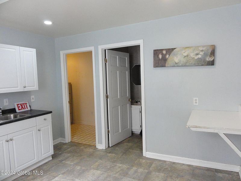 3rd image of 87 Washington Street