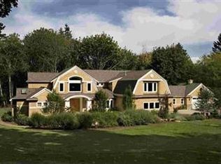 16022 104th Ave NE, Bothell, WA 98011