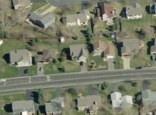 1087 Northview Park Rd, Eagan, MN 55123