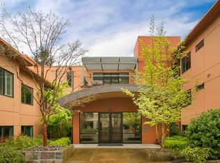 796 NW Westover Sq, Portland, OR 97210