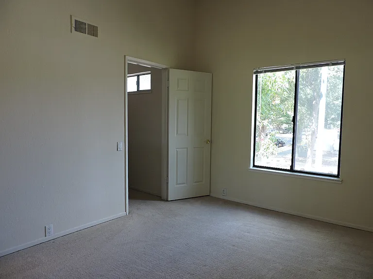 1201 V St — Photo 15