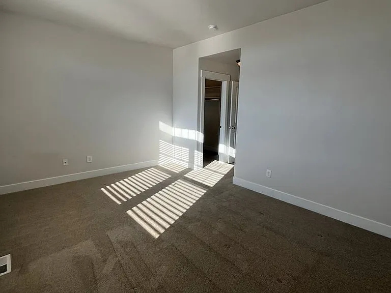 2241 W 450 S — Photo 22