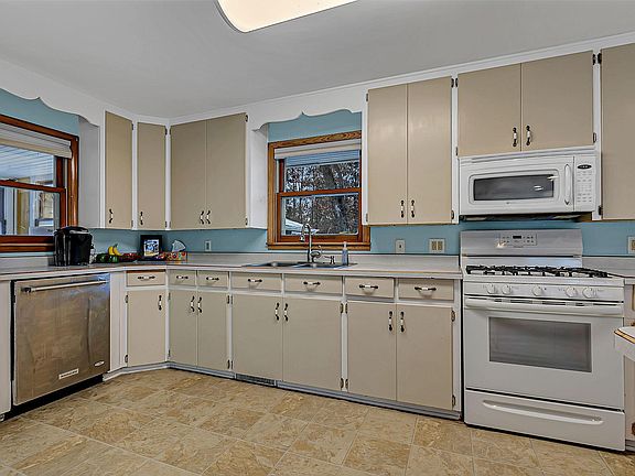 3rd image of 7567 Alpha Rd