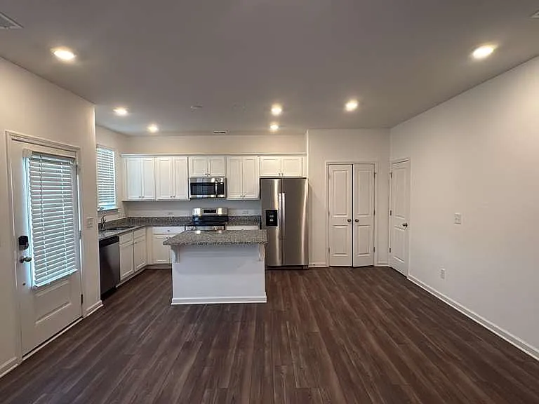 228 Banner Rd — Photo 2