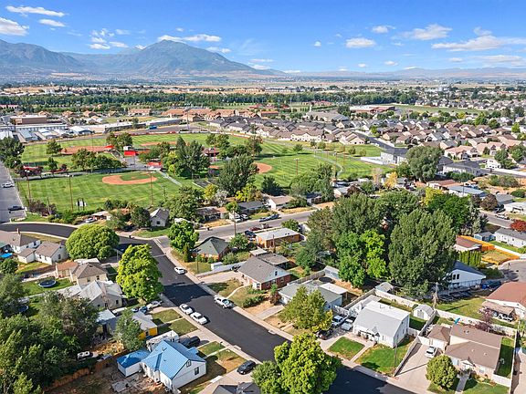 5th image of 212 S Escalante Dr