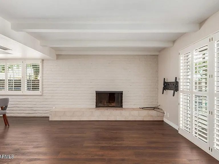 481 W Half Moon Way — Photo 11