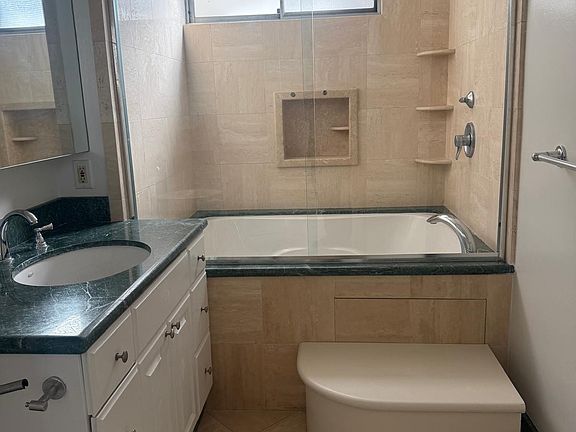 3rd image of 223 S Lasky Dr APT B