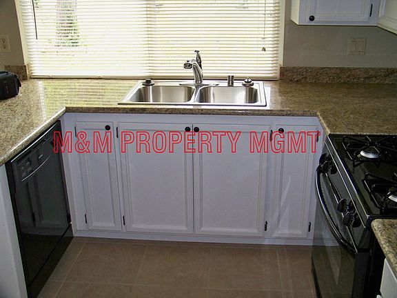 9044 Posada Kitchen