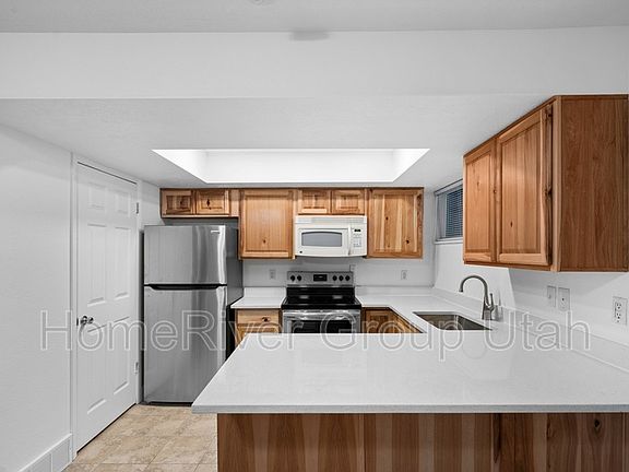 3rd image of 229 E Hill Ave APT 1