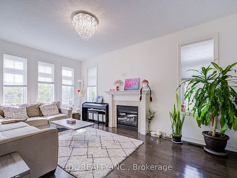 1139 Cenotaph Blvd — Photo 11