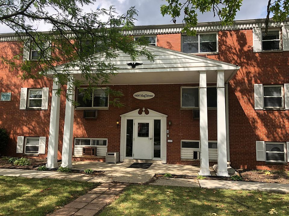 1400 King Main Entrance