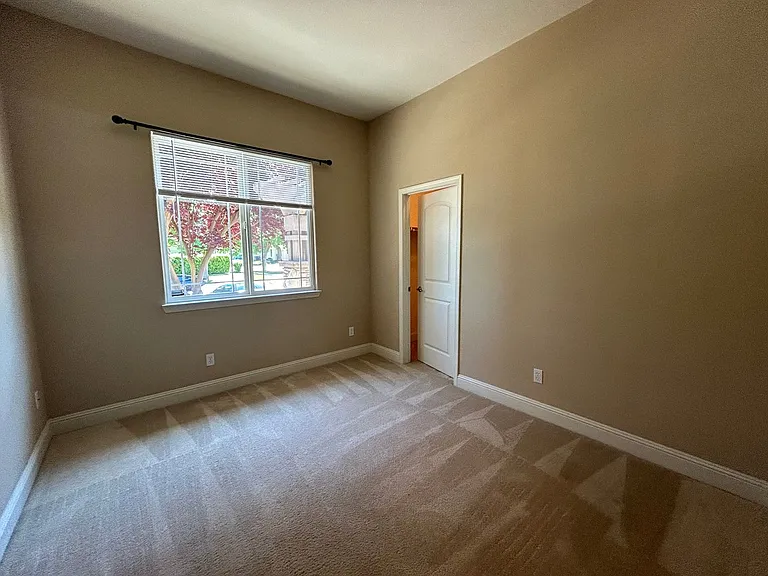 685 Stetson Dr — Photo 28