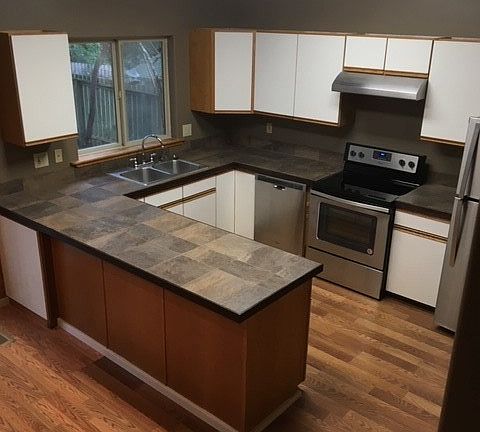 2nd image of 534 University Rd #5