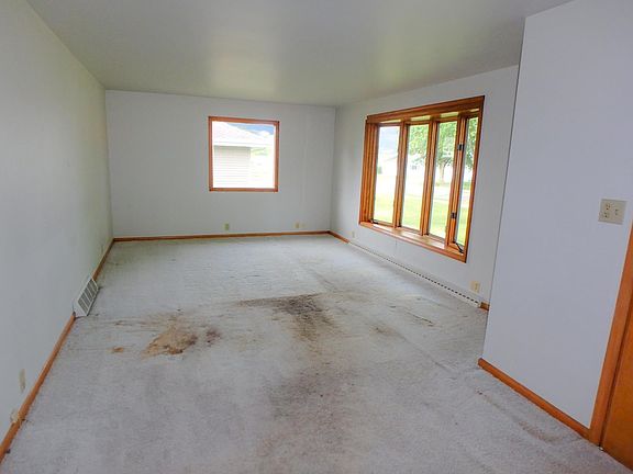 4th image of 920 Parker Ave