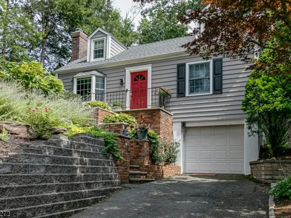652 Maye St, Westfield Town, NJ 07090