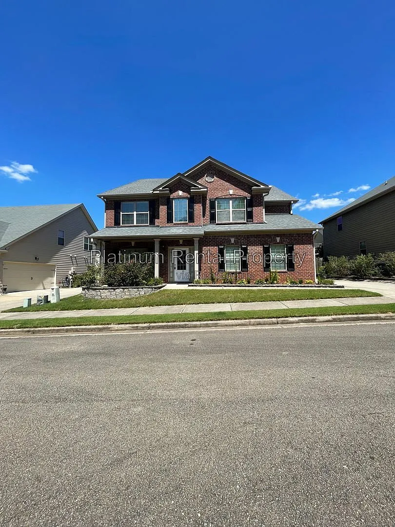 4 bed, 2.5 bath, 3234 sqft, $2,395 — Photo 1