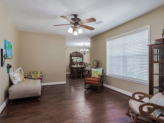 5th image of 1206 Broadmoor Dr