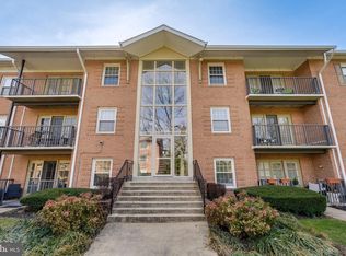3334 Spring Ln APT B42, Falls Church, VA 22041