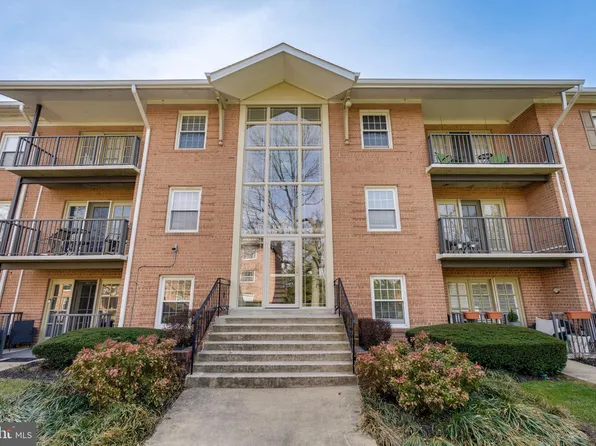 3334 Spring Ln APT B42, Falls Church, VA 22041
