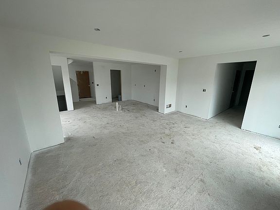 4th image of 2194 Waterton Ct