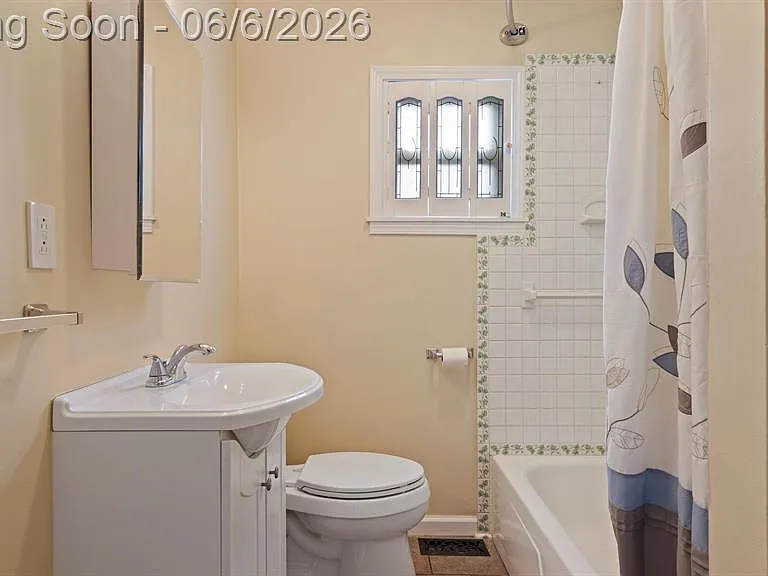 23773 Hazelwood Ave — Photo 10