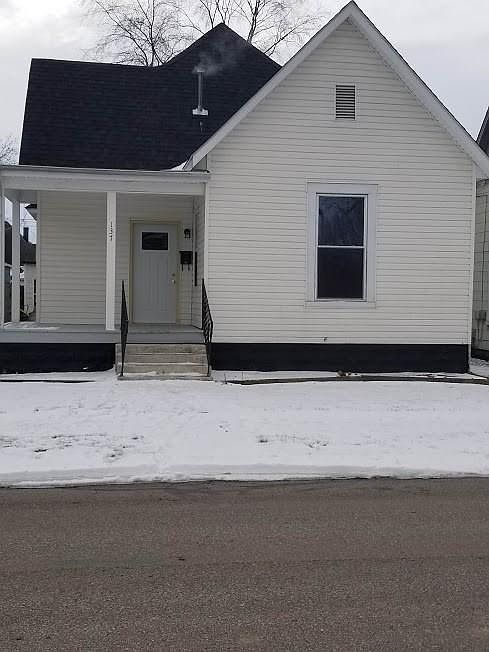 1st image of 137 1st St