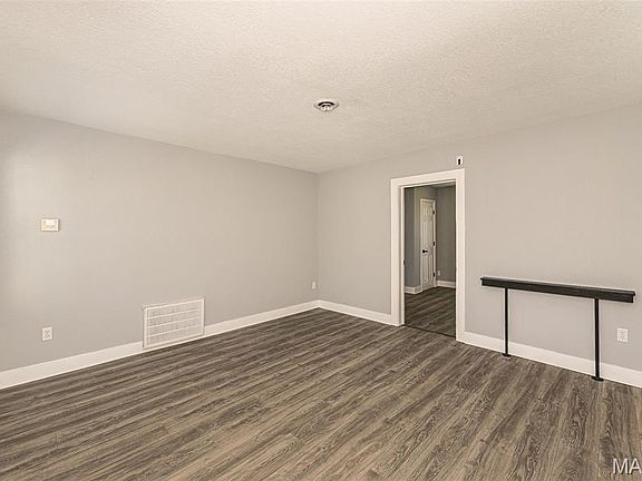 3rd image of 3941 Orchard Dr