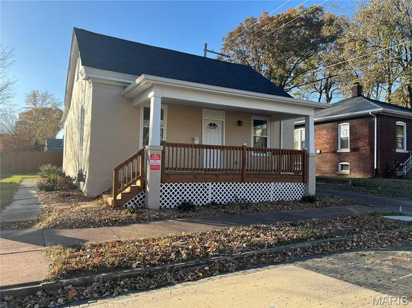 109 N Oak St, Belleville, IL 62220
