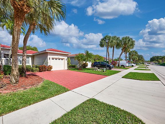 4th image of 5749 Emerald Cay Terrace