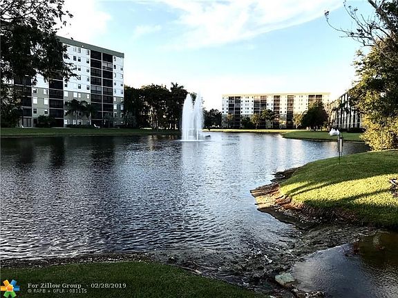 5th image of 2206 S Cypress Bend Dr APT 502