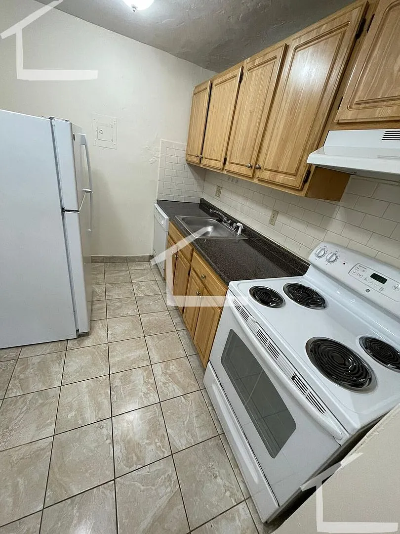 Amazing apartment in Allston — Photo 2