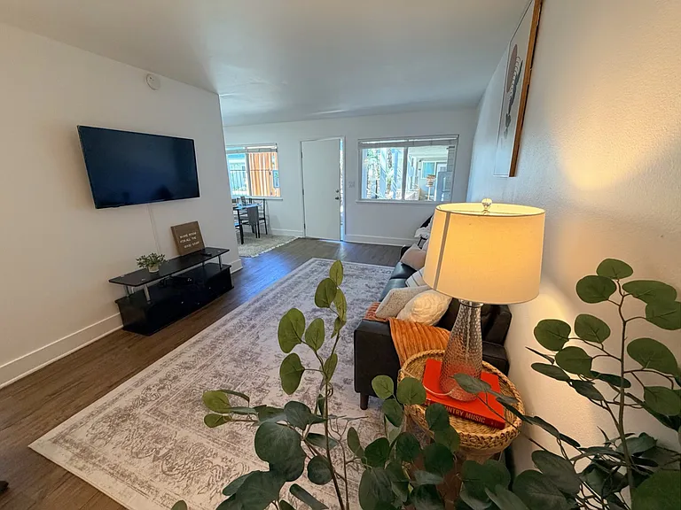 The Tahitian Apartments — Photo 18