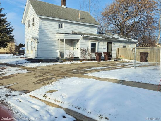 34934 Brush St, Wayne, MI 48184