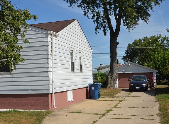 4th image of 853 Buffalo Ave