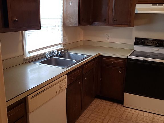 4th image of 99 Longview Dr #5