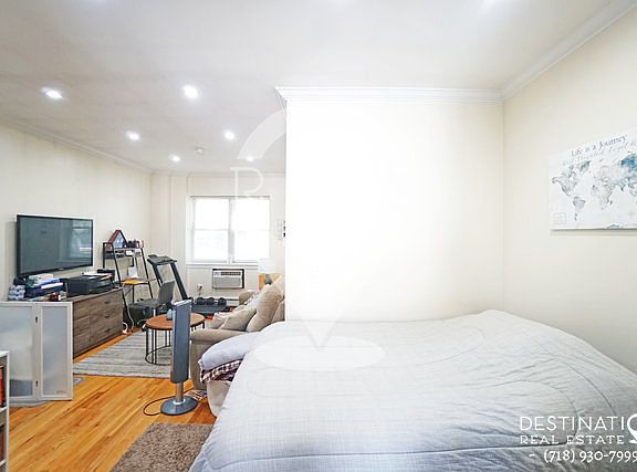 3rd image of 716 6th Ave #1