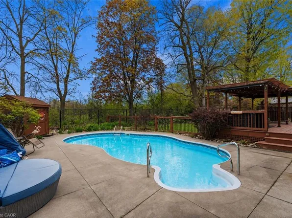 67 Dalewood Dr, Kitchener, ON N2A 1G3