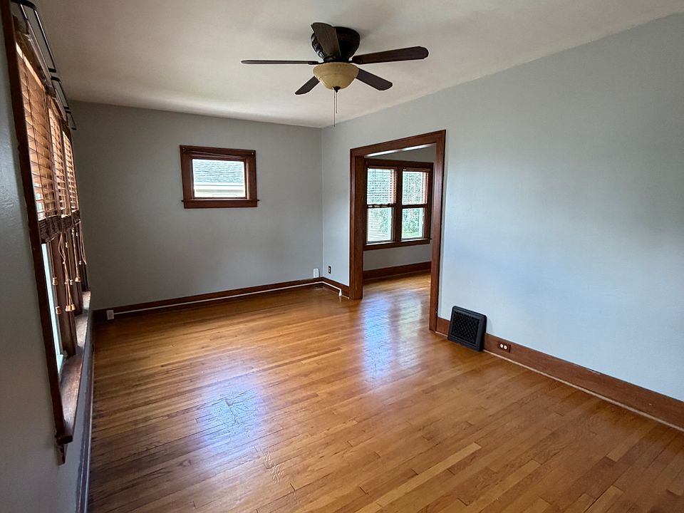 1st image of 90 Clarke Dr #90
