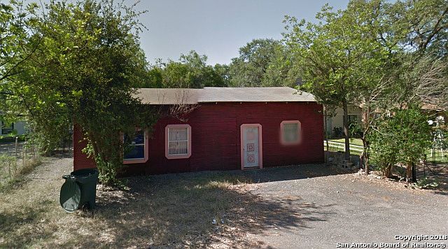2nd image of 823 W Cargile St