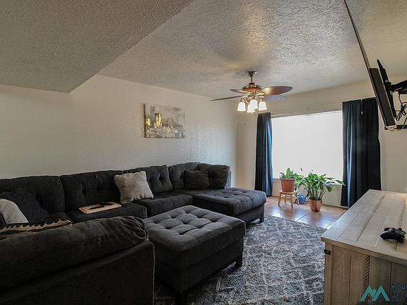 4th image of 225 Colorado Dr