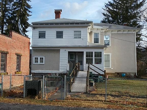 3rd image of 124 N Lexington Ave